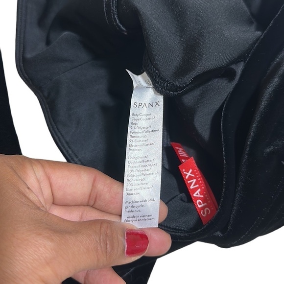 SPANX Velvet Leggings Contouring Waistband Black Size Medium - Picture 7 of 13